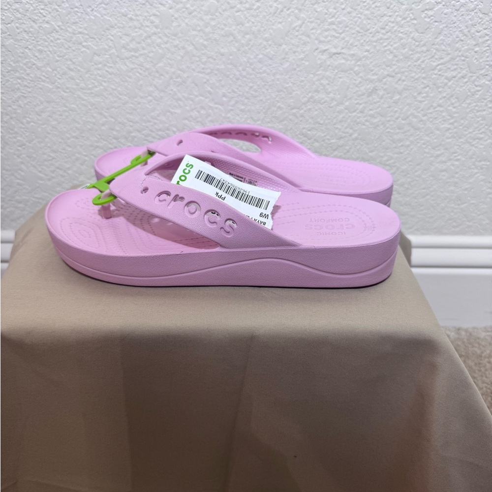 CROCS Women’s Baya Platform Ionic Comfort Flip Flops Size 9 Pink NWT - Picture 2 of 7